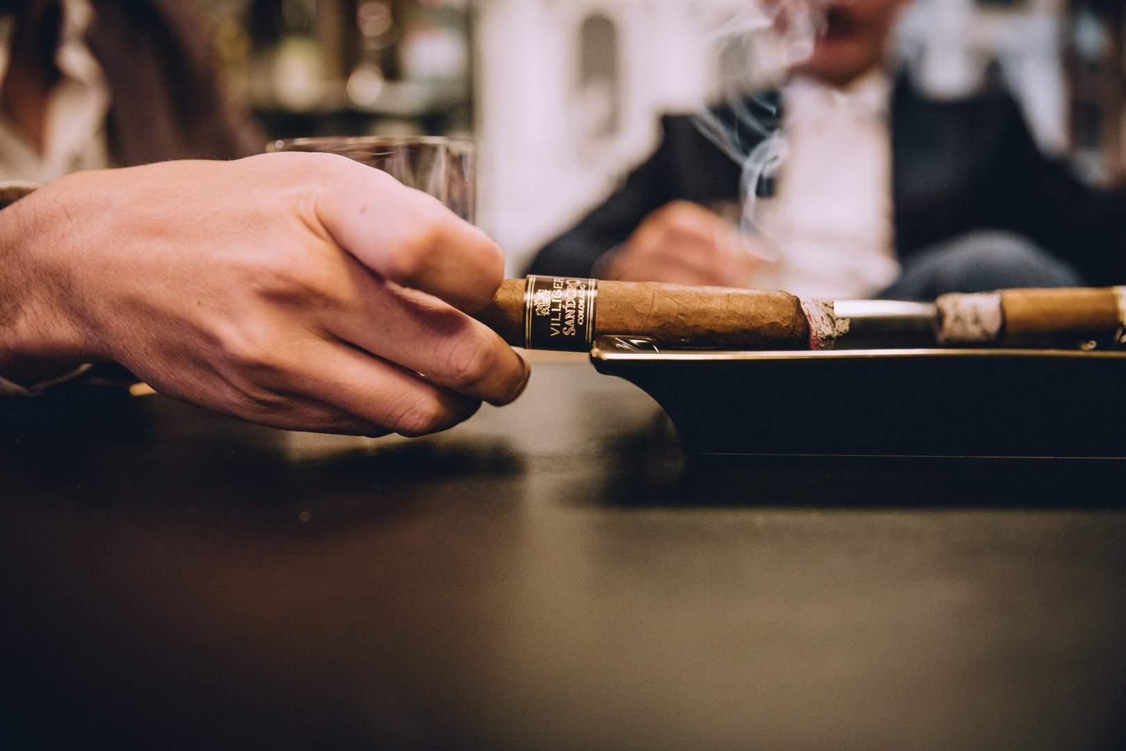 cigar-in-ashtray