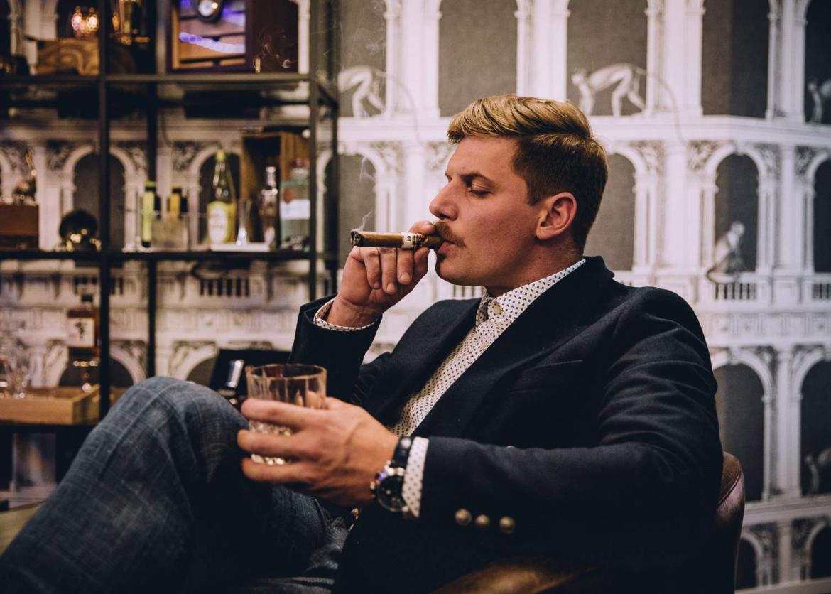 Blog The ten best drinks to pair with a cigar